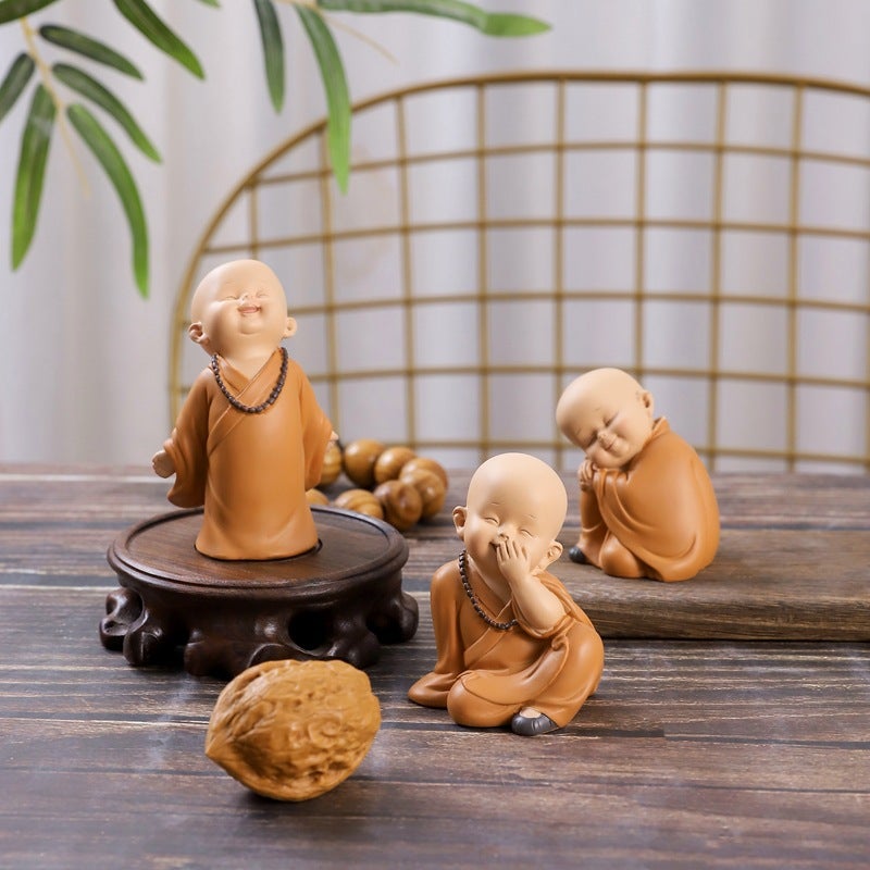 Shaolin Temple Monk Resin Craft – Chinese Home Decoration for Living Room - Image 3