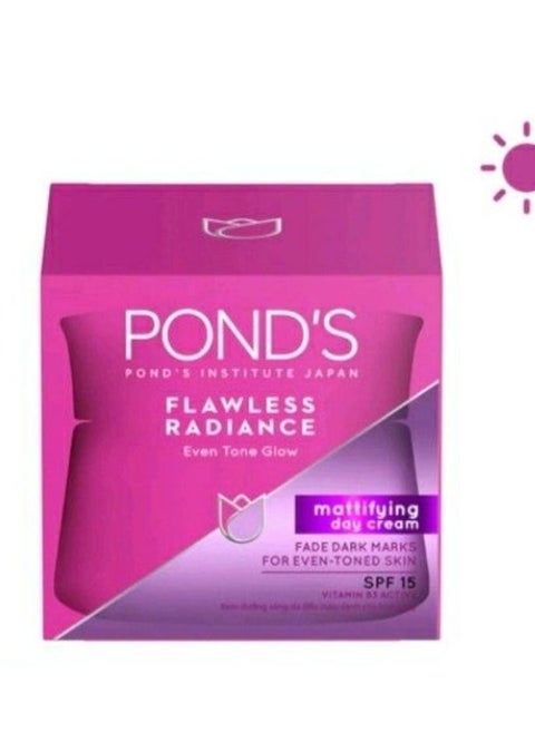 Pond's Flawless Radiance Mattifying Day Cream with SPF 15 - 50 gm