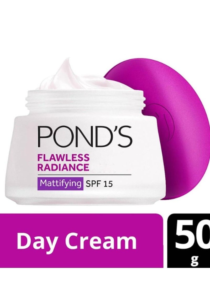 Pond's - Pond's Flawless Radiance Mattifying Day Cream with SPF 15 - 50 gm - Image 1