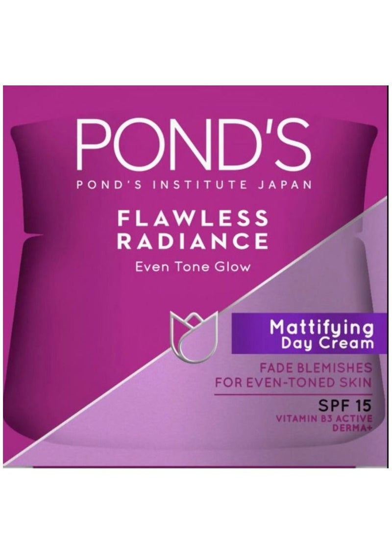 Pond's - Pond's Flawless Radiance Mattifying Day Cream with SPF 15 - 50 gm - Image 1