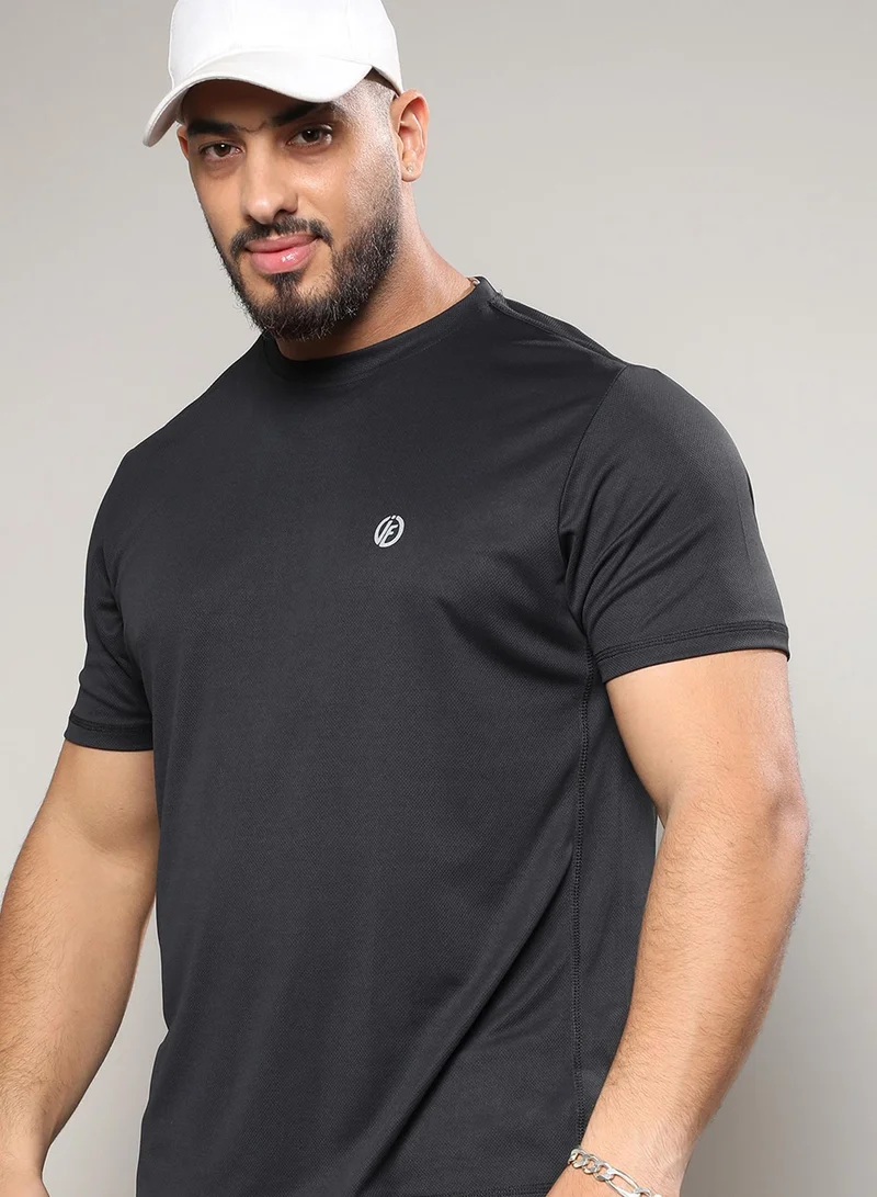 Instafab Plus Men's Solid Black Regular Fit Activewear T-Shirt