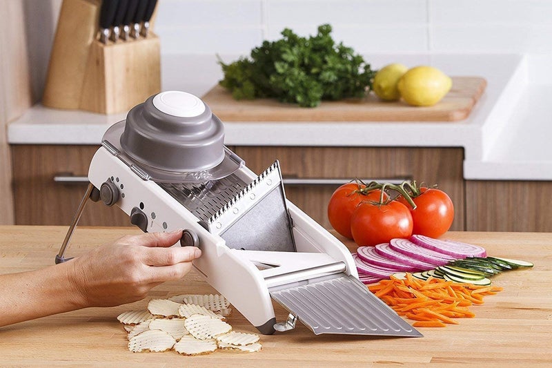DR Mall Stainless Steel Mandoline Slicer With Holder Cuts Fruits And Vegetables Cutter Multicolour - Image 4