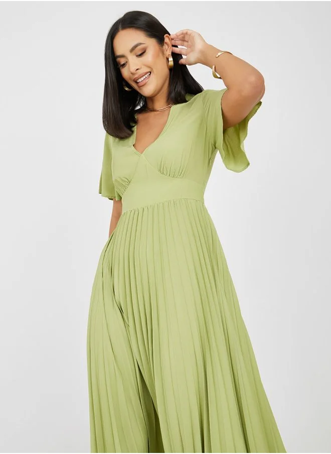 Styli Pleated V Neck A-Line Maxi Dress