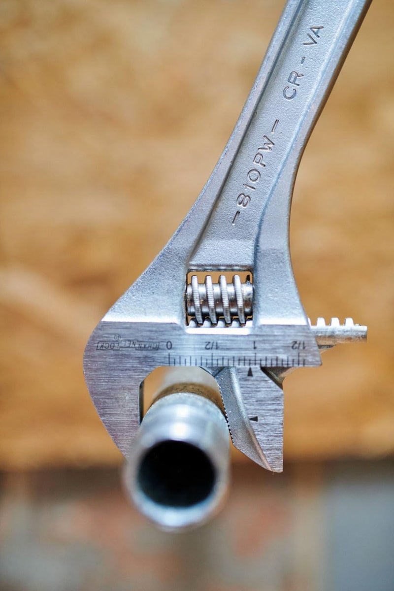 Channellock 810PW 10" Reversible Jaw Adjustable Wrench/PIPE Wrench, Chrome - Image 3