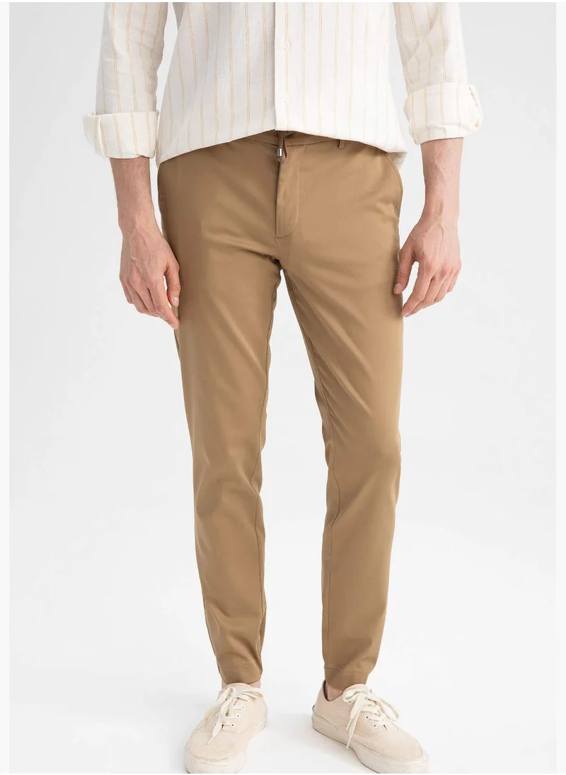ديفاكتو Jogger Fit Tie Waist Chinos