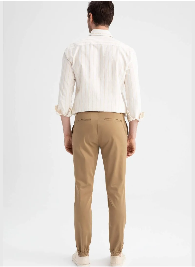 ديفاكتو Jogger Fit Tie Waist Chinos