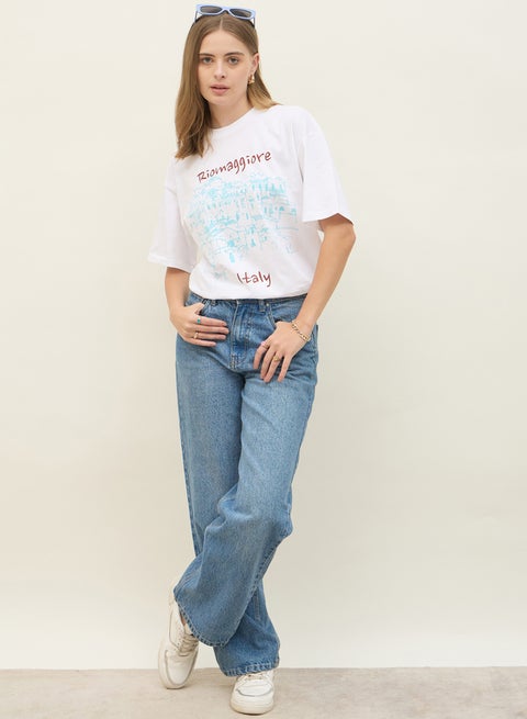 تيشيرت أوفر سايز بأكمام قصيرة وطبعة جرافيك