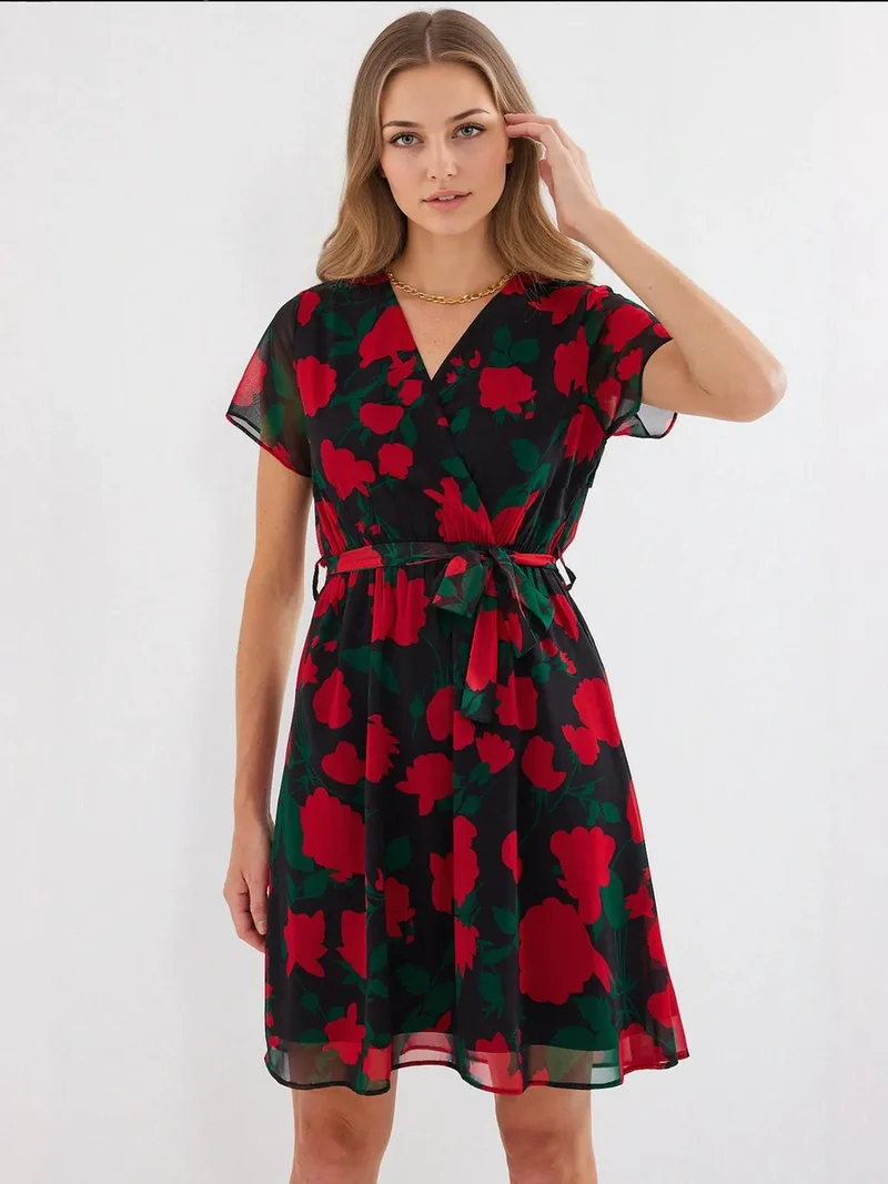 بيغ دارت فستان قصير برقبة على شكل حرف  مزين بالزهور مع رباط