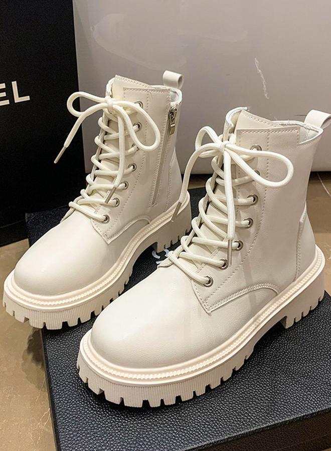 تايك تو حذاء بوت أبيض سادة برباط - Image 1