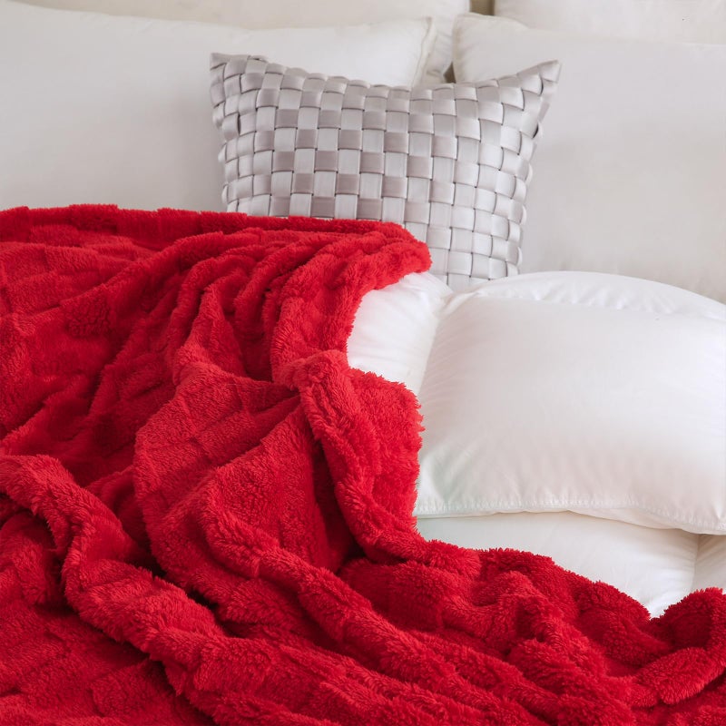 Linecooo Red Fleece Throw Blanket 50â€Ã—60â€ for Couch Sofa Bed,Super Soft Cozy Plush Microfiber Flannel Blanket with 3D Checkered Design Lightweight Decorations for Adults,Woman,Girls - Image 4