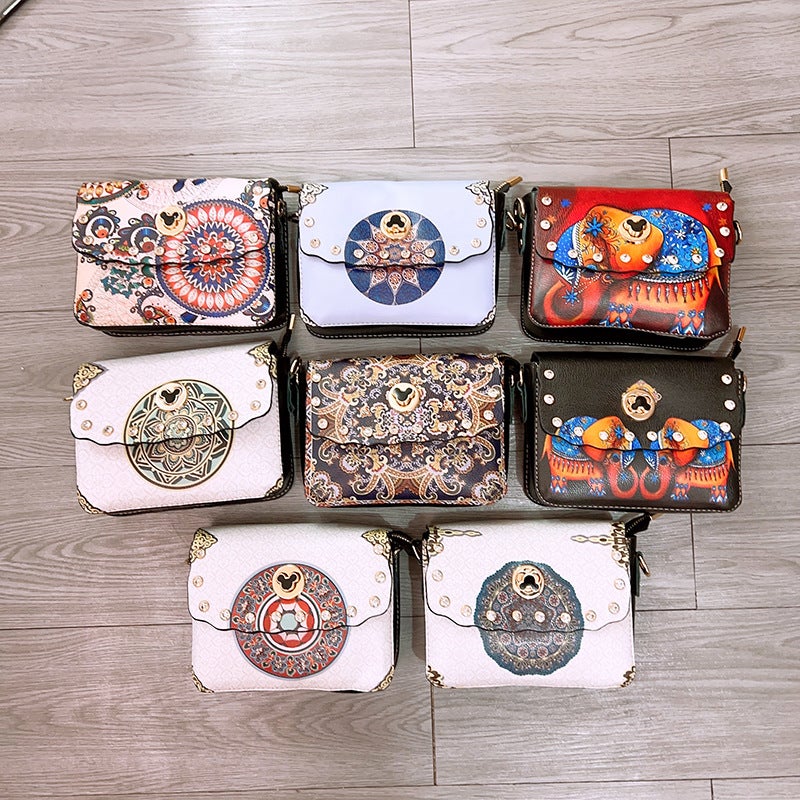 2021 New Style Lock Ethnic Style Horizontal Crossbody Mobile Phone Bag Zipper Women'S Bag Shaping Retro Bag For Women - Image 3