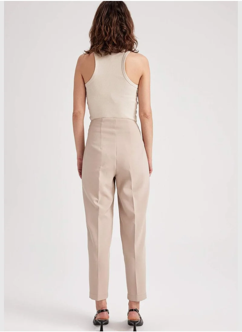 ديفاكتو Slim Fit High Waisted Chinos