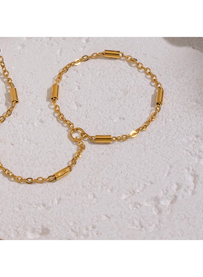 Luxuria Hand Chain Design: The hand chain pictured features small, sparkly links that add a touch of subtle elegance. - Image 3