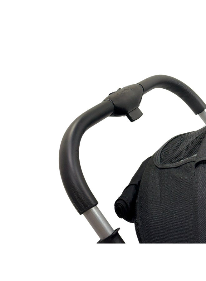 MAAS A lightweight, one-hand foldable, two-way stroller with a multi-point safety system that can be easily stored; its modern and comfortable design makes it suitable for everyday outings. - Image 5