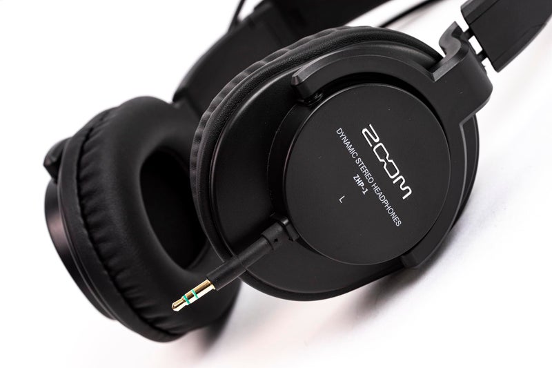 ZOOM حزمة ميكروفون بودكاست Zoom ZDM-1، ميكروفون ديناميكي للبودكاست، سماعات، حامل ثلاثي، واقي ريح، كابل XLR، لتسجيل البودكاست - Image 5