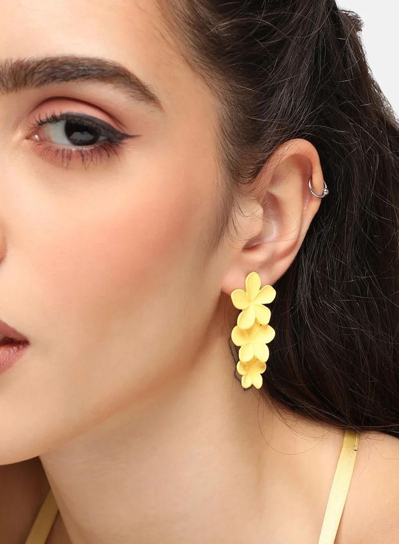 سوهي حلق مصمم للحفلات مطلي بالذهب