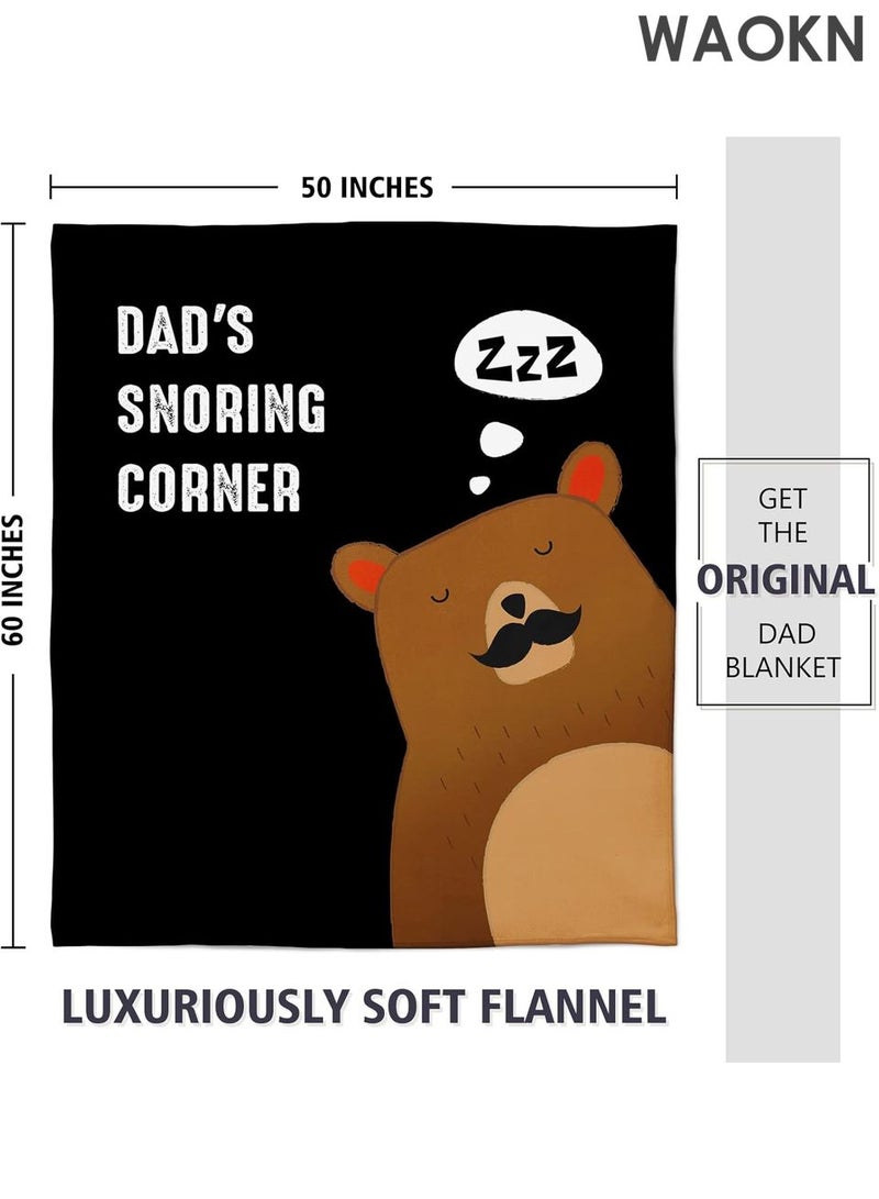دبليو أيه أو كي أن بطانية زاوية مضحكة للأب لمنع الشخير - هدية مريحة ومرحة للأب من ابنته أو ابنه - هدية مثالية لعيد الميلاد أو عيد الأب أو الكريسماس للأب/الأب/زوج الأم - بطانية فائقة النعومة 60 × 50 بوصة - رائعة للقيلولة والاسترخاء والمزاح - هدية فريدة ومدروسة للرجال الذين لديهم كل شيء - Image 2