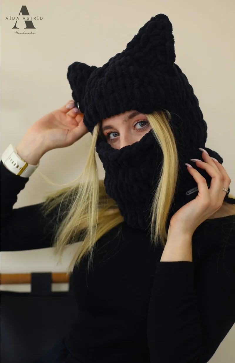 نيكادو Snow Mask Animal Figure Hat Black Hat with Cat Ears Puffy Beanie Ski & Snowboard Balaclava