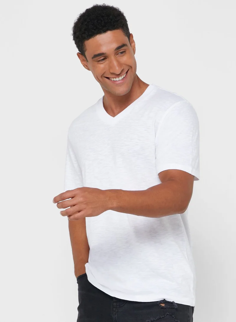 Superdry Essential V-Neck T-Shirt