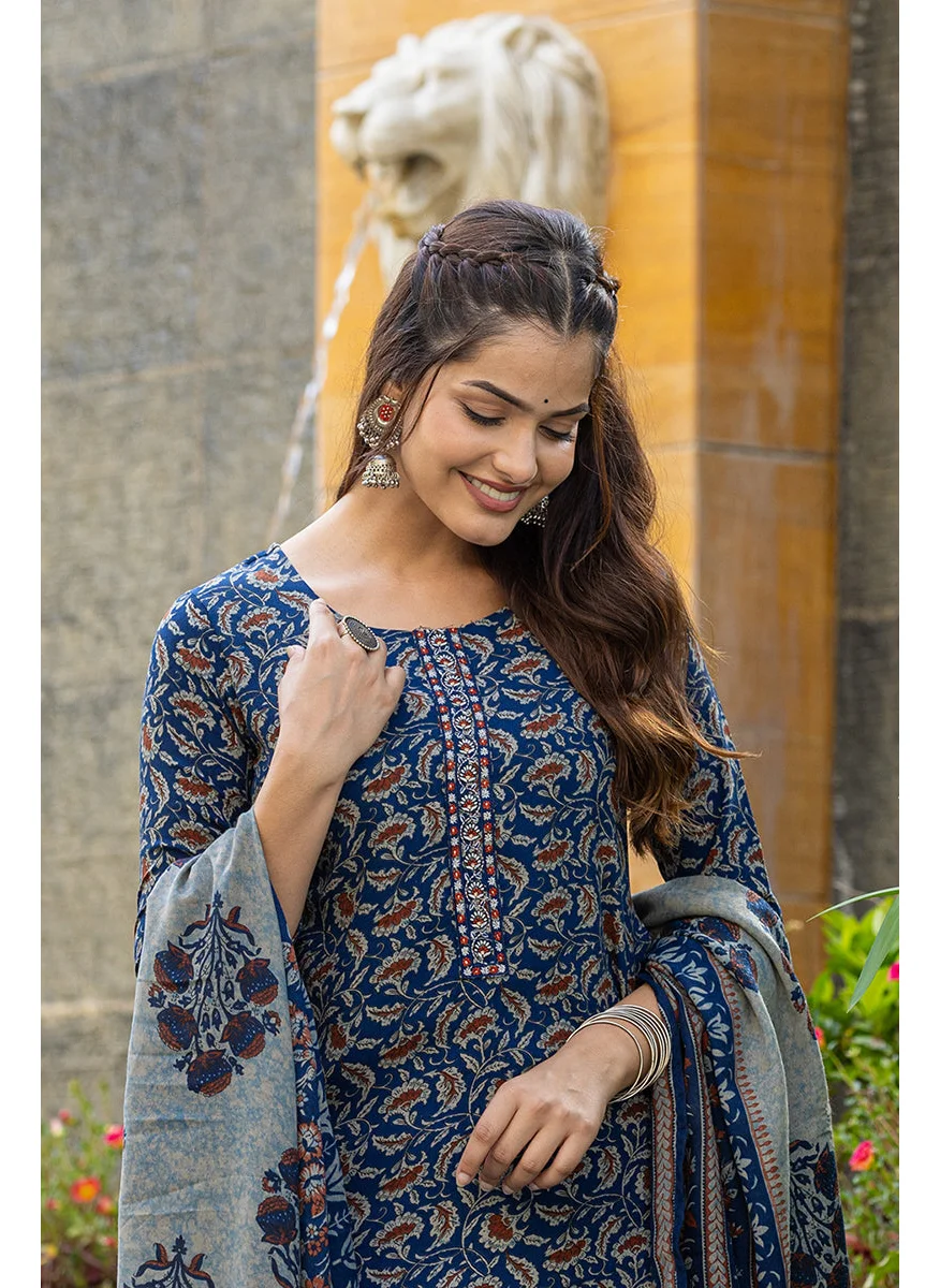 زيري سوق Blue Viscose Rayon Floral Embroidered Straight Suit Set