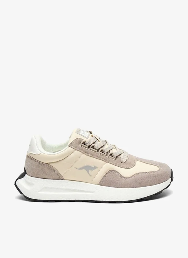 كانغاروس حذاء مشي نسائي بشعار وتفاصيل برباط