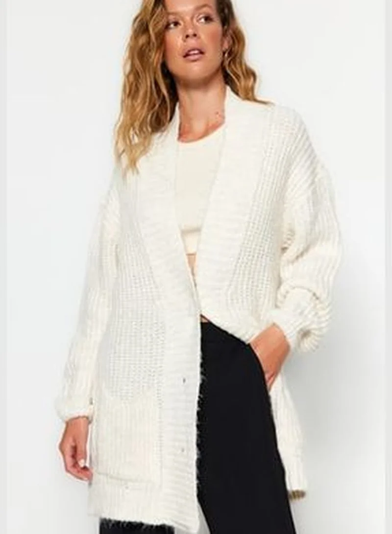 trendyol Wide fit Ecru Soft-Water Knitwear Cardigan TWOAW24HI00105.