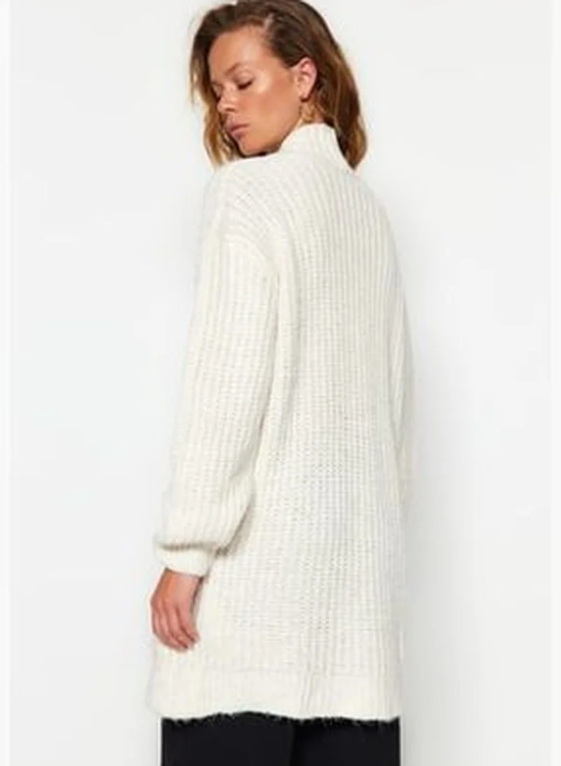trendyol Wide fit Ecru Soft-Water Knitwear Cardigan TWOAW24HI00105.