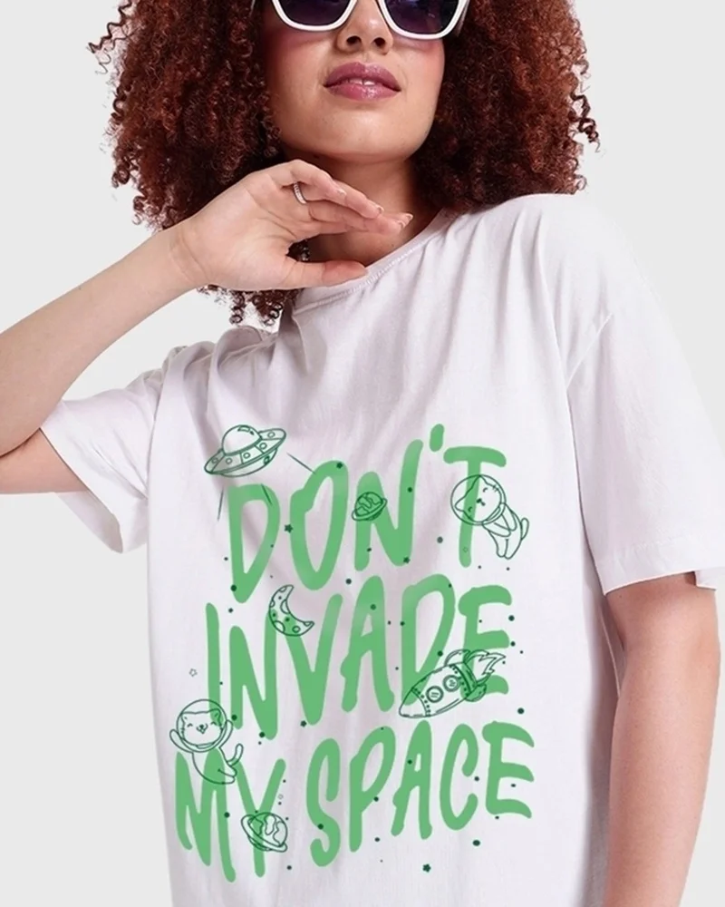 بيواكوف تيشيرت نسائي أبيض مطبوع برسومات لا تغزو مقاس كبير