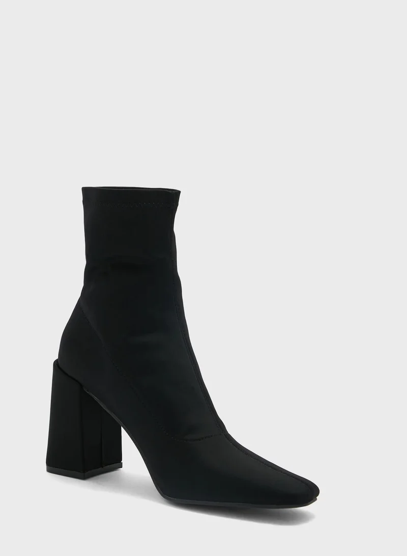 PUBLIC DESIRE Delani Ankle Boot