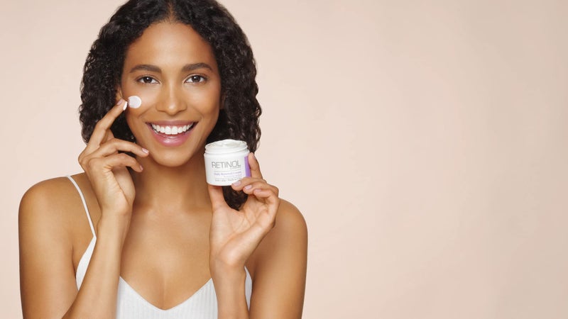 Robanda Retinol Daily Renewal Creamâ”‚ Weightless All Day Anti Wrinkle Cream With Retinol For Face and Neck - Image 4