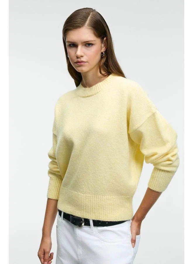 GRIMELANGE NANNA Women's Oversized Fit Ultra-Soft Cashmere Buttoned Crew Neck Thick Knit Yellow Sweater.
