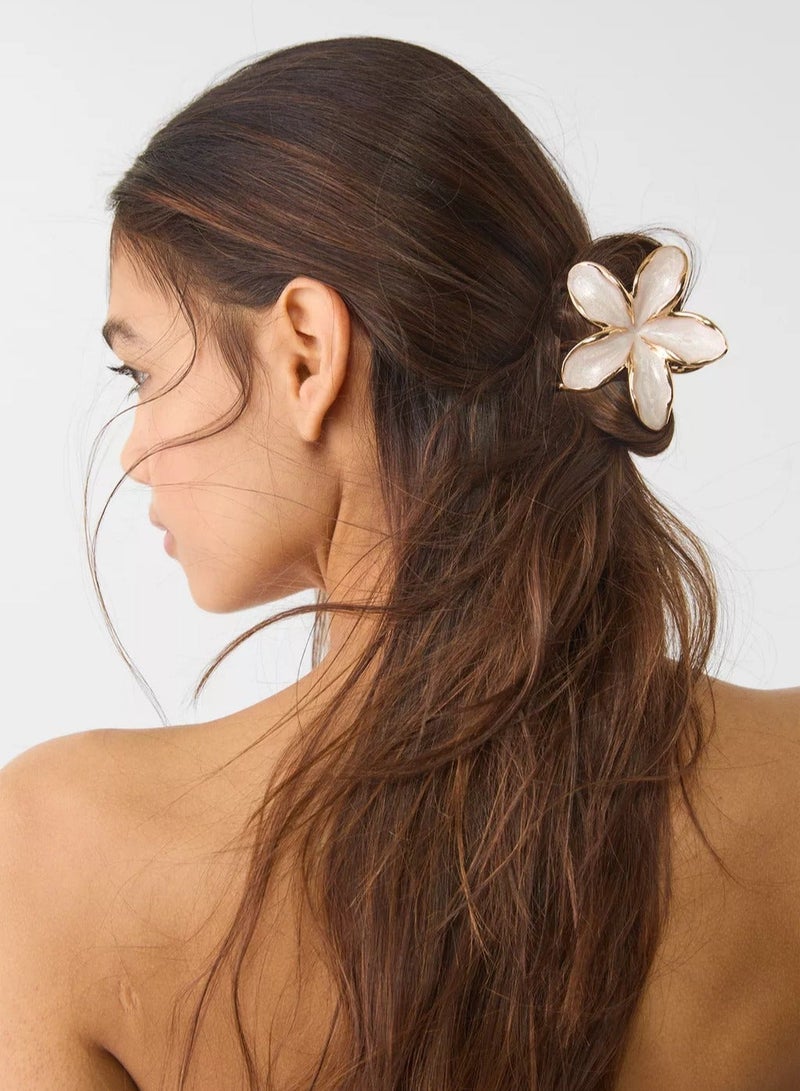 Beautify Pack of 3 floral hair clips - Image 4