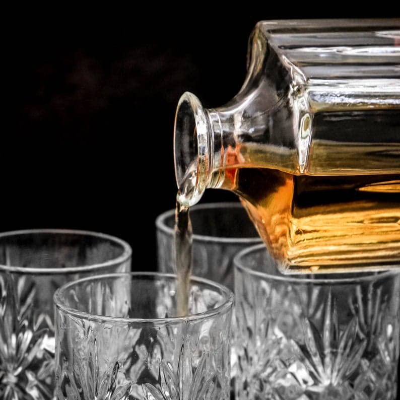 CLOTIX CLOTIX European Style Whiskey Decanter Bottle,Glass Decanter for Liquor, Whisky, Vodka, Scotch, Wine, Rum, Brandy, Champagne, Tequila, Juice (1000ML Square Decanter with 6Pcs Glass 250ML)  - Image 4