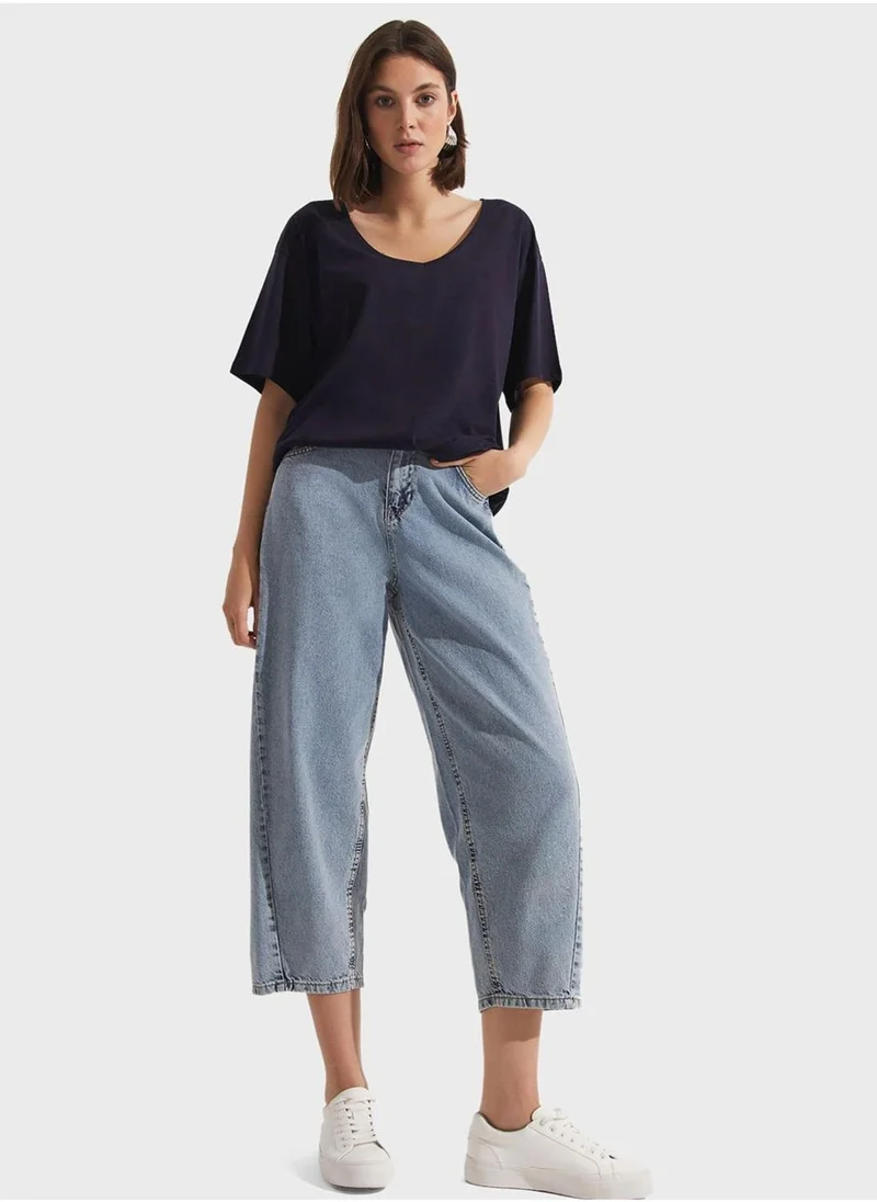 JUNE V-Neck Loose Cut T-Shirt