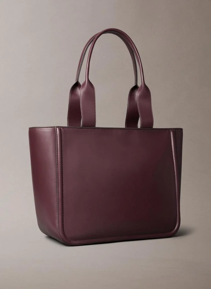 كالفن كلاين Logo Raised Medium Tote