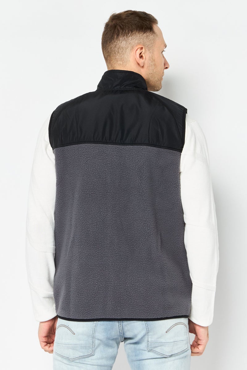 Hummel Men Sportswear Fit Sleeveless Outdoor Jacket Vest, Multicolor - Image 3