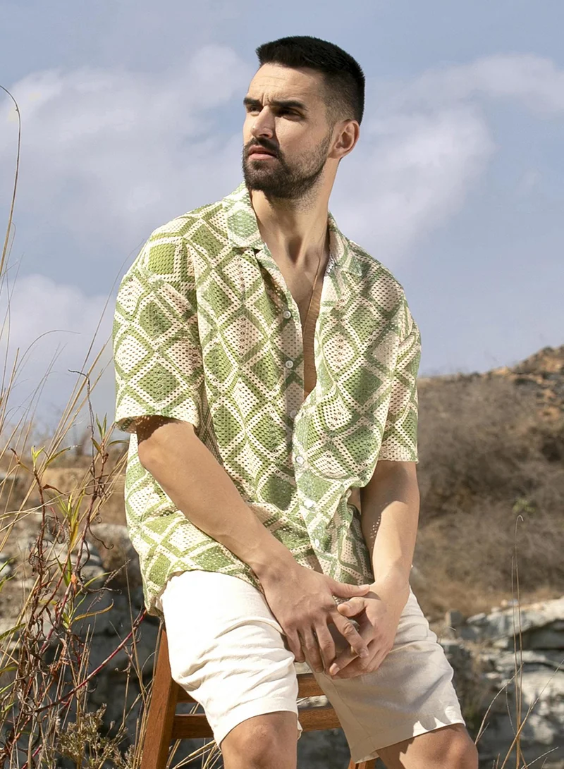 Campus Sutra Campus Sutra Men's Grass Green & Pale Yellow Geometric Block Oversized Shirt For Casual Wear | Spread Collar | Short Sleeve | Button Closure | Shirt Crafted With Comfort Fit For Everyday Wear