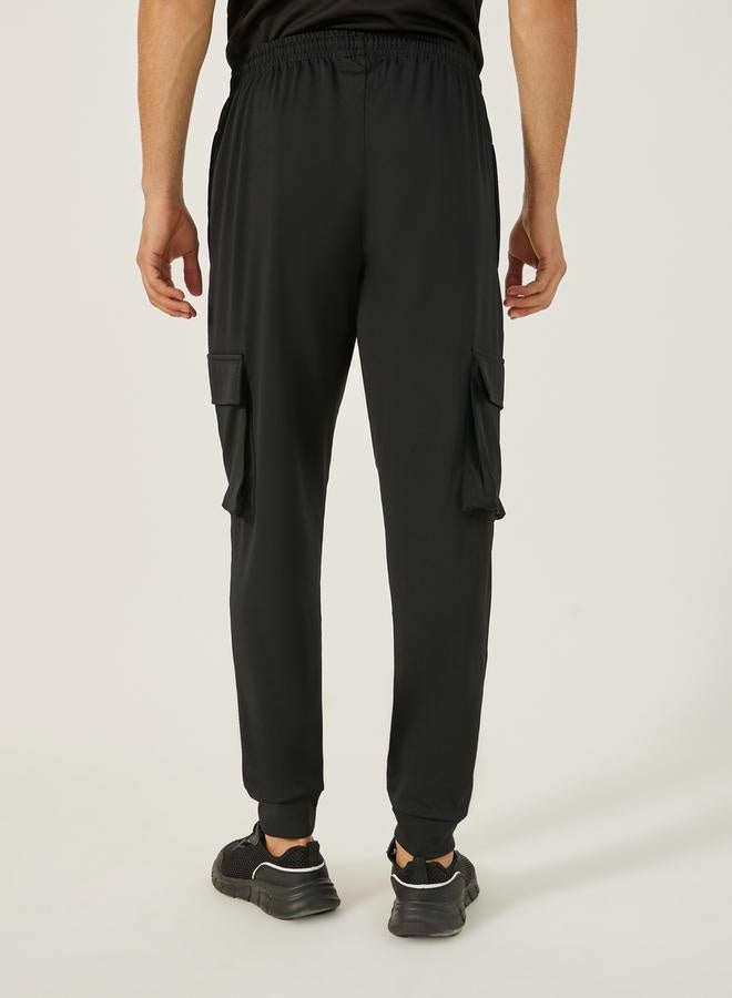 ستايلي اكتيف بنطلون رياضي كارغو بقصة ضيقة ونسيج مطاطي - Image 4