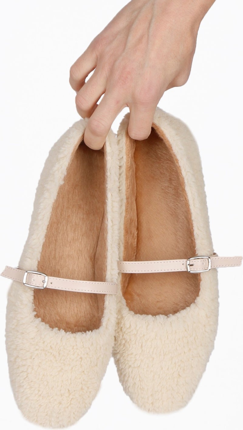 Renkli Butik أحذية منزلية نسائية باليرينا مزينة بحزام ريش ملون  - Image 3
