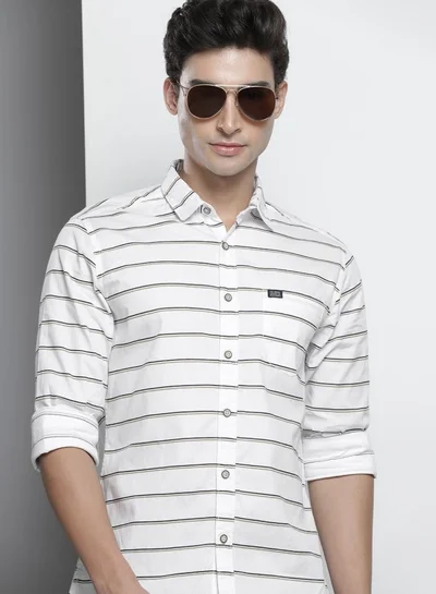 شركة المرآب الهندية Men Slim Fit Striped Full Sleeves Spread Collar Casual Shirt