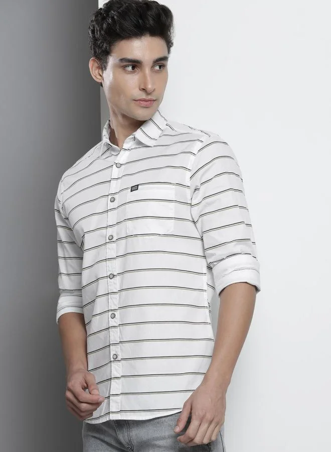 شركة المرآب الهندية Men Slim Fit Striped Full Sleeves Spread Collar Casual Shirt