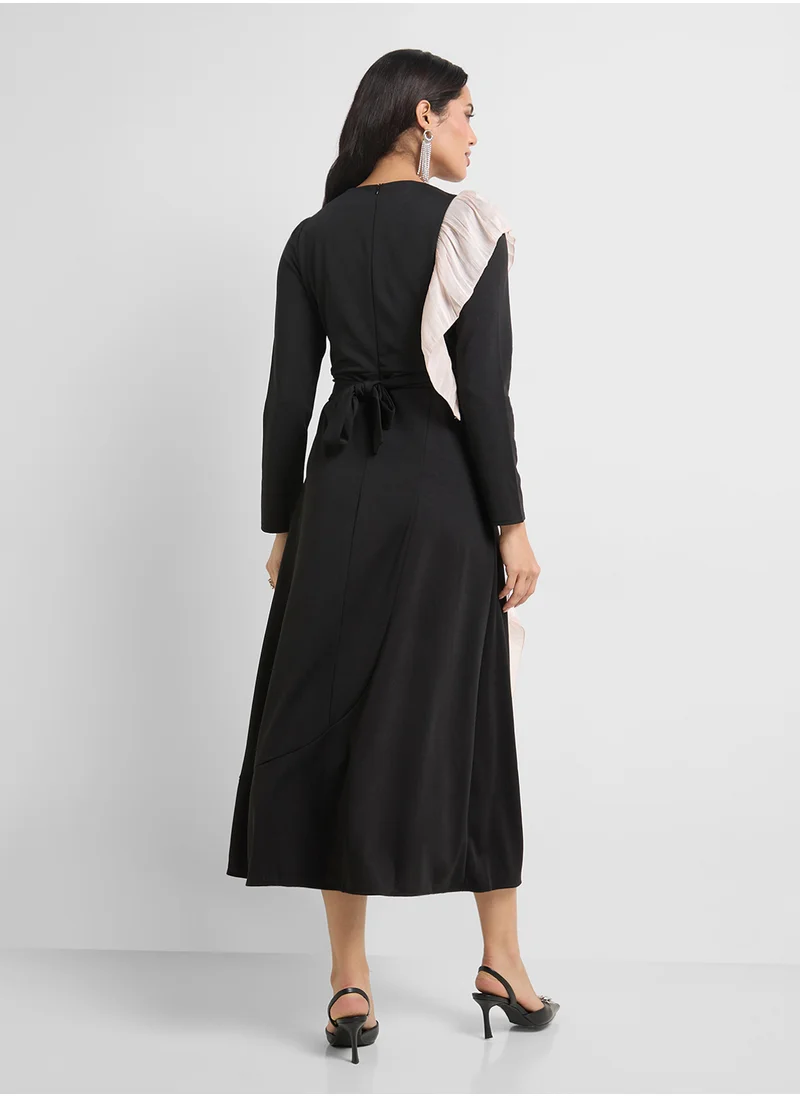 خزانة Contrast Toned Dress With Ruffles