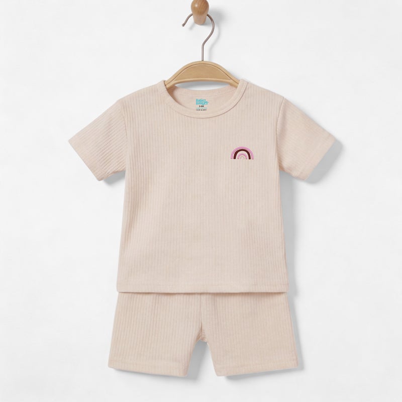 بابيز_بيسك بيبيز بيسك طقم تيشيرت بأكمام قصيرة من القطن المضلع مع شورت سادة , البيج - Image 4