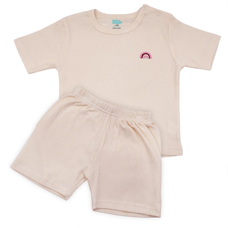 بابيز_بيسك بيبيز بيسك طقم تيشيرت بأكمام قصيرة من القطن المضلع مع شورت سادة , البيج - Image 1