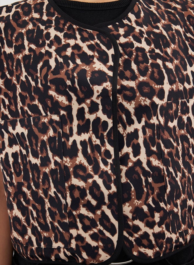 trendyol Brown Regular Leopard Patterned Double Sided Double Face Crop Woven Vest TWOSS24YE00059 - Image 4
