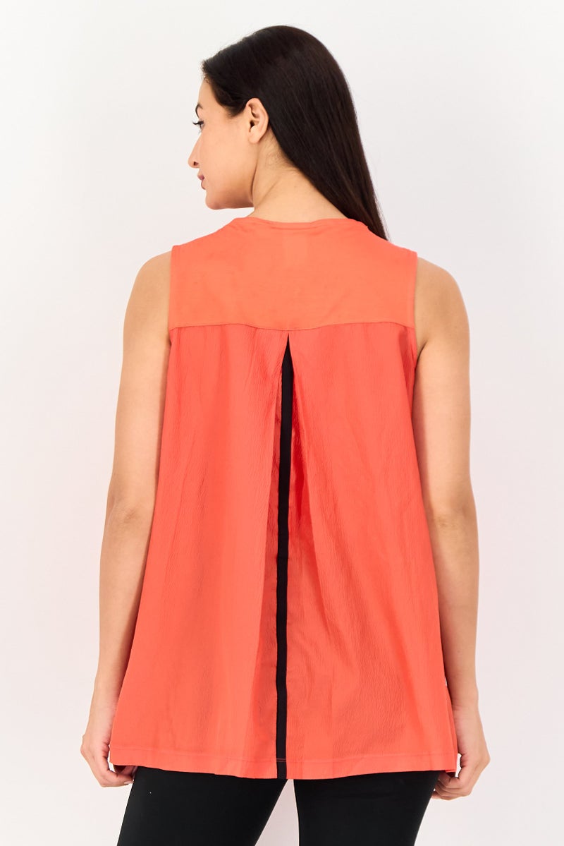 Nike تي شيرت تدريب بلا أكمام للنساء، أحمر - Image 4