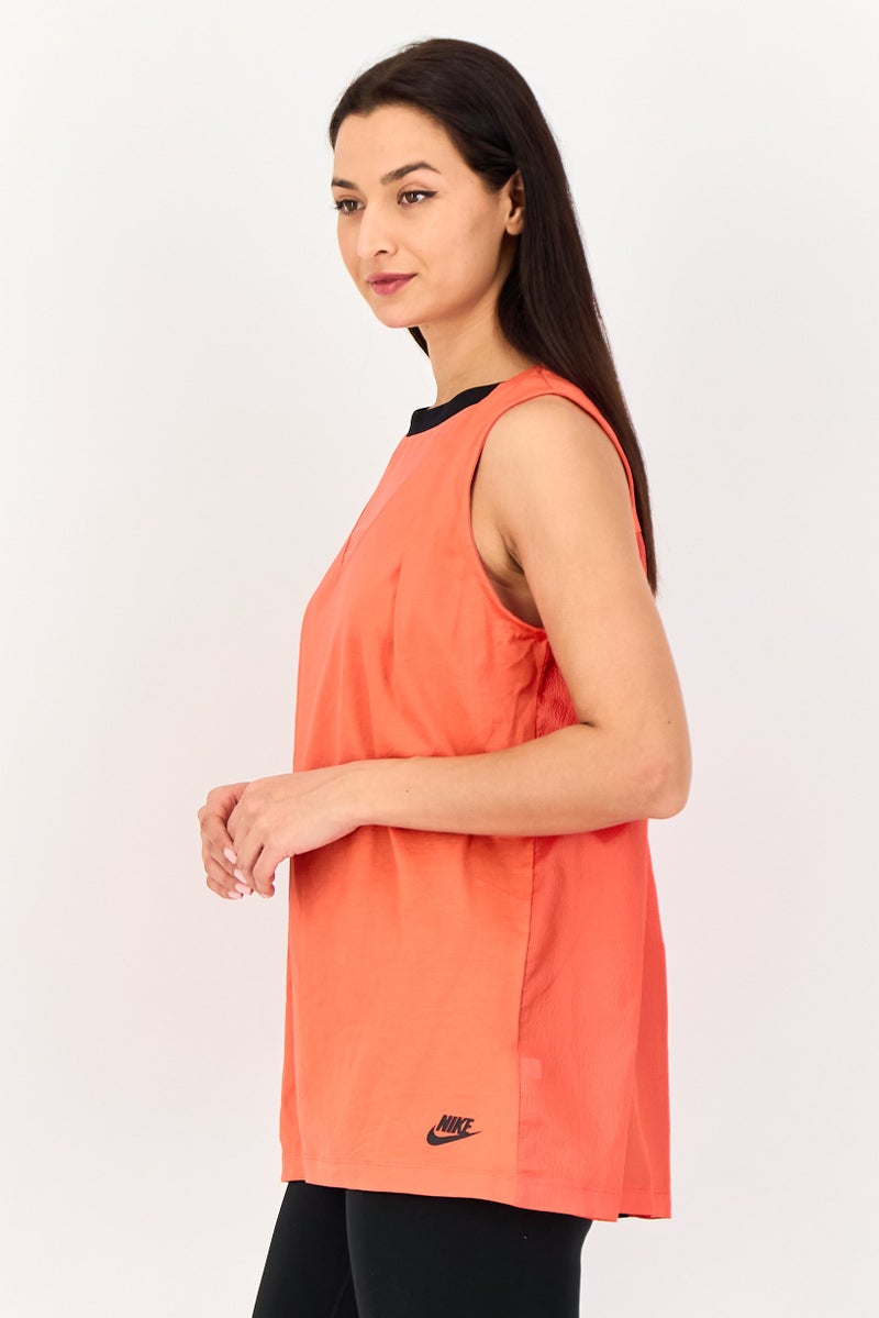Nike تي شيرت تدريب بلا أكمام للنساء، أحمر - Image 2