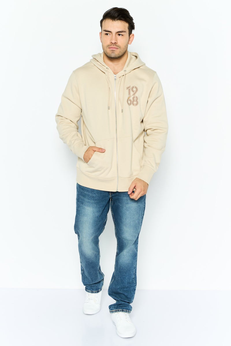 ESPRIT سويت شيرت طويل الأكمام مع غطاء رأس للرجال بطباعة جرافيك، بيج - Image 2