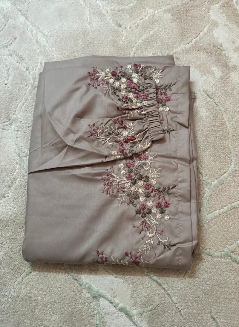 Wide and comfortable embroidered women's prayer sheet, excellent material (mared)  - Image 2