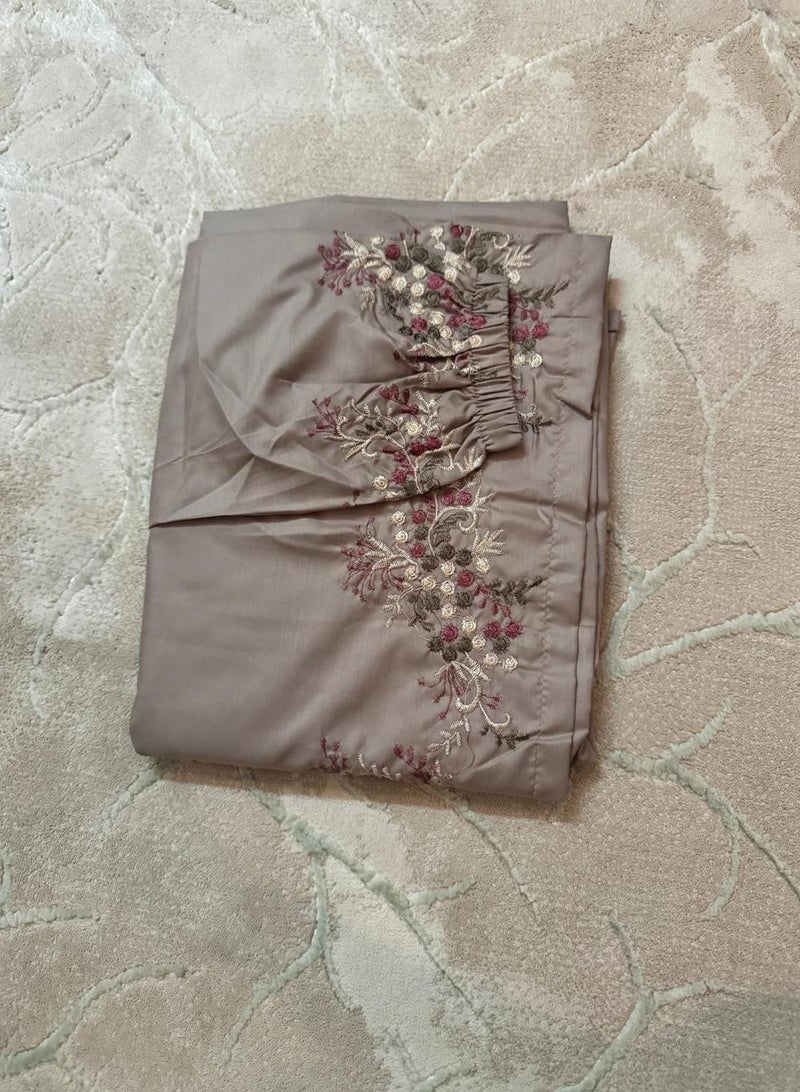 Wide and comfortable embroidered women's prayer sheet, excellent material (mared)  - Image 3